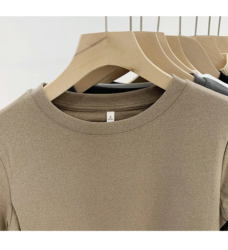 Camiseta básica de cuello redondo para mujer 2026 Otoño Invierno Nuevo Estilo Color Puro Ajuste Delicado Ropa Interior Forro Polar Grueso Manga Larga